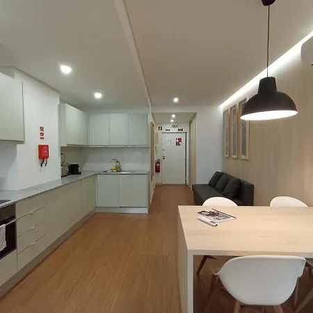715 Gale Wi-fi, Estacionamento アパート