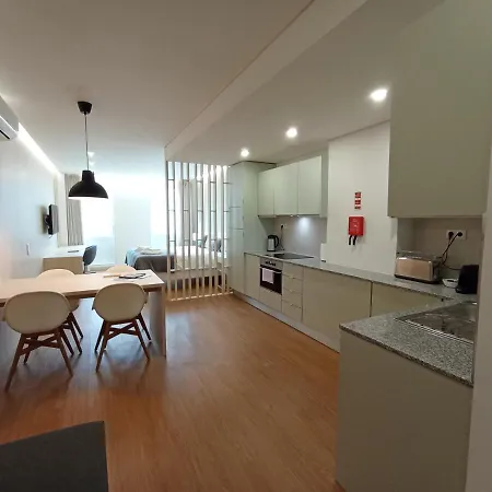 715 Gale Wi-fi, Estacionamento